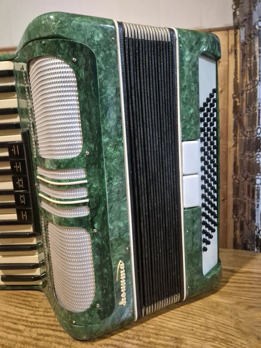 Акордеон «Квінта» з футляром