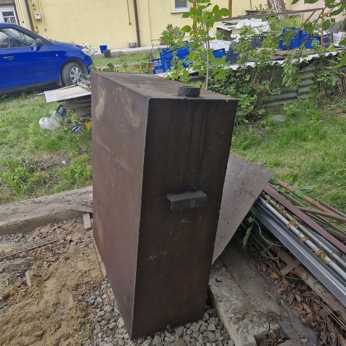 Продам металеву ємність