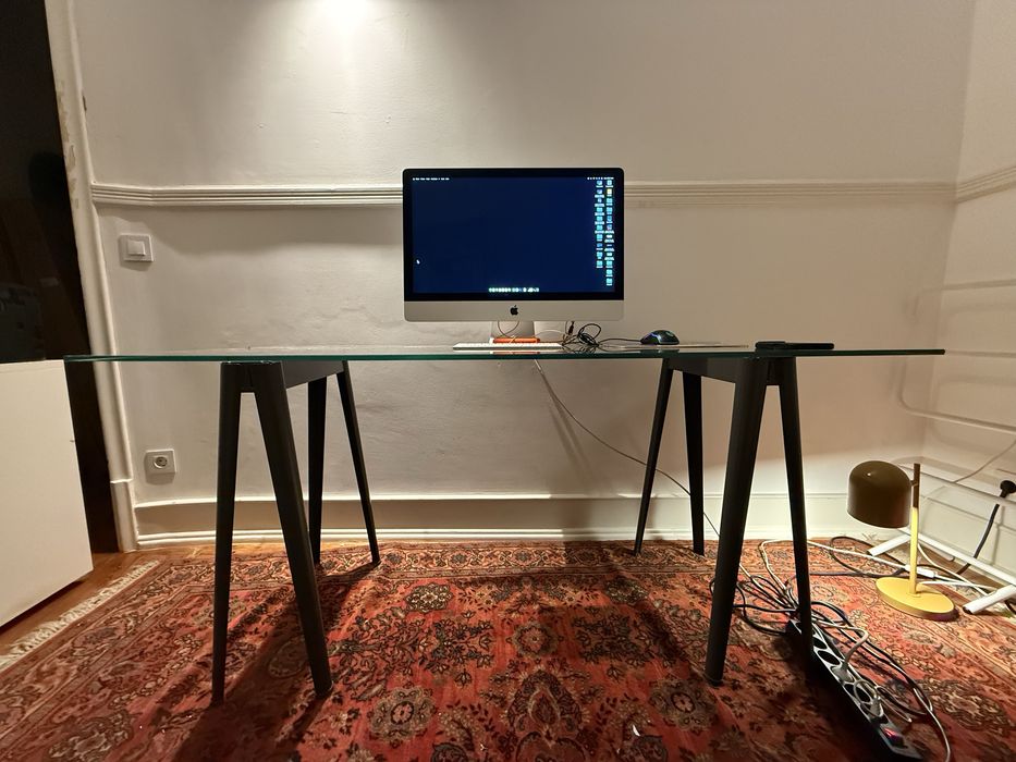 Secretária em tampo de vidro e pés - peças separadas