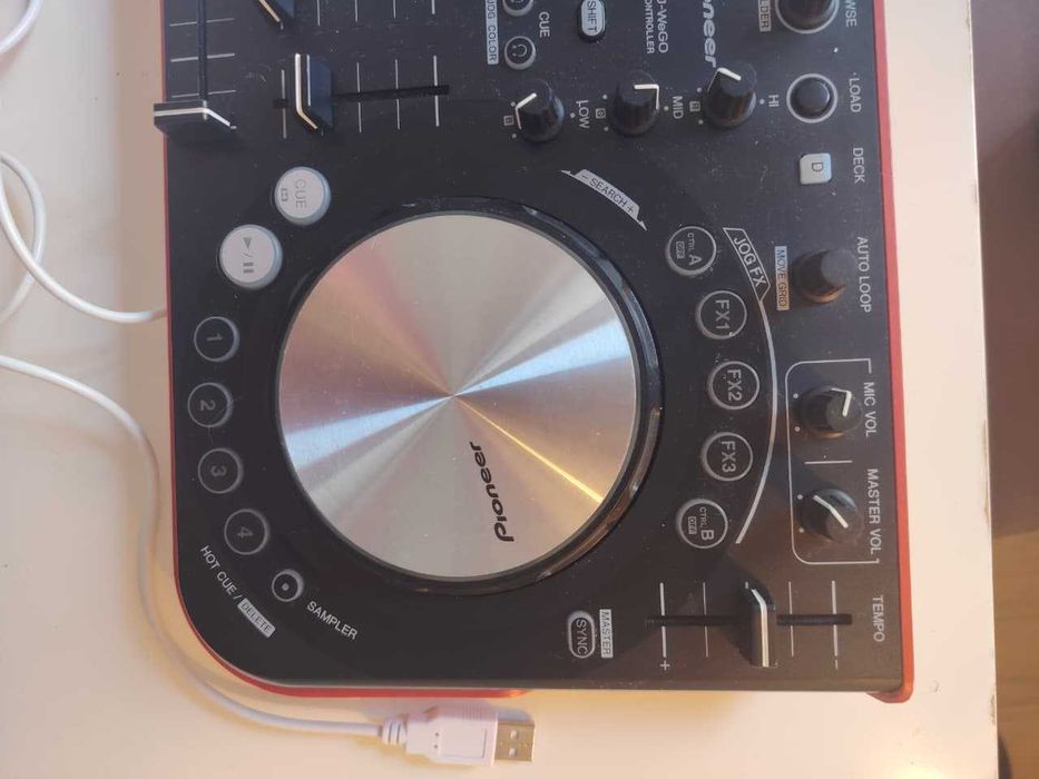 DJ Controller with cable - DDJ-WeGO-R - Multi-colour, compact DJ software controller