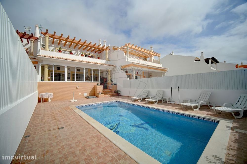 Moradia T4 para venda