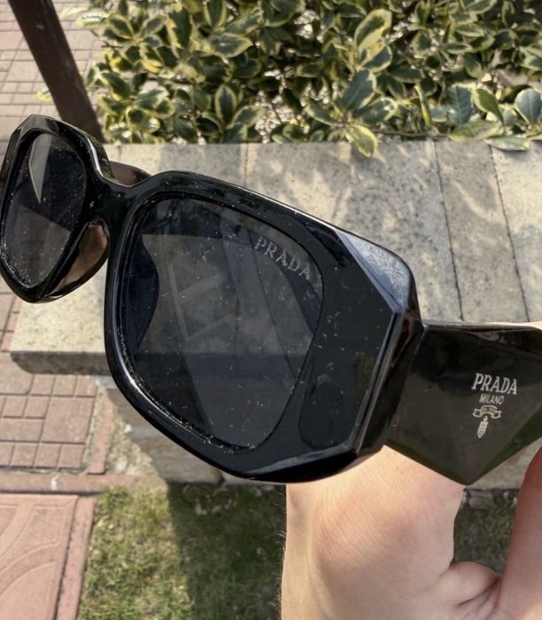 Okulary przeciwsłoneczne prada
