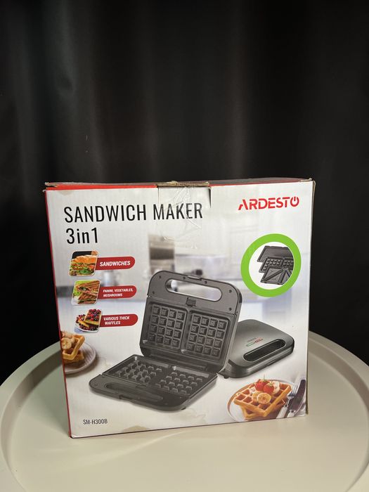 3 в 1 Ardesto SM-H300B (сендвічниця / вафельниця / гриль)