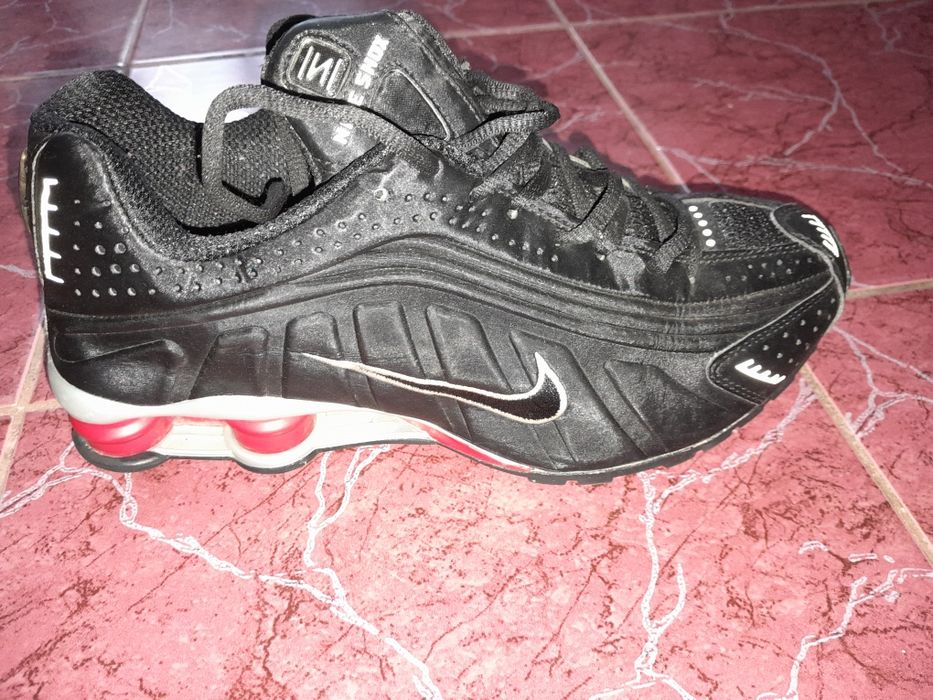 Кросівки Nike SHOX
