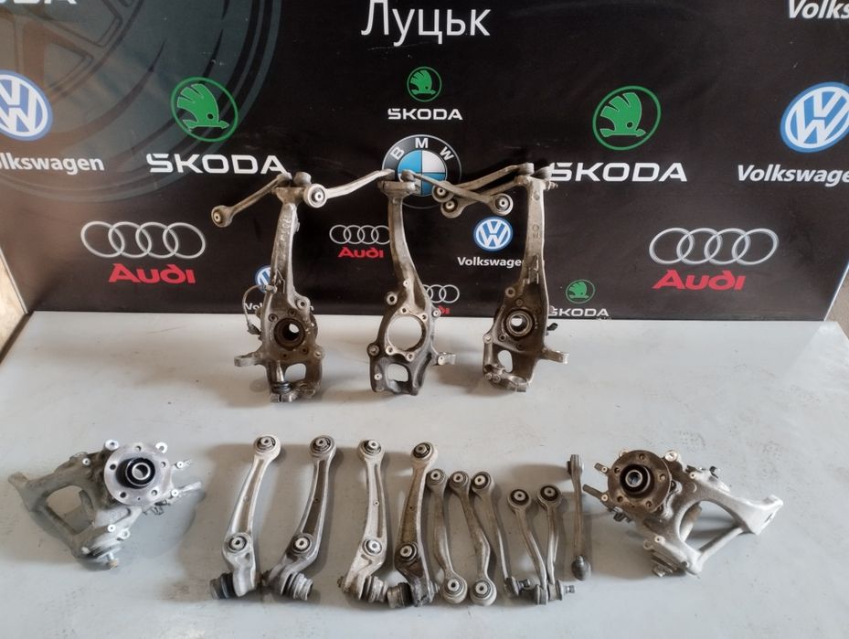 Цапфа поворотний кулак комплект ричаг Audi a4b8 q5 a5 a6c7 А4Б8 a6 c7