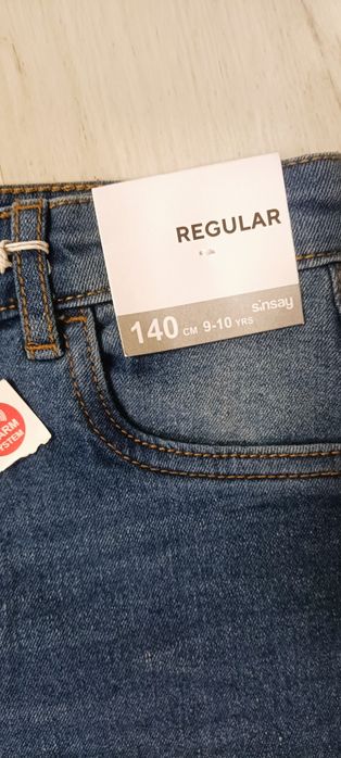 Spodnie jeansowe chłopięce 140