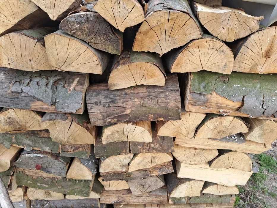 Sezonowane drewno opałowe i kominkowe