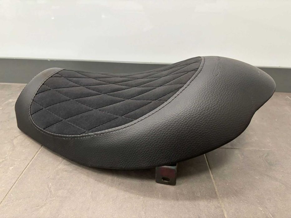 Siedzenie kierowcy Kanapa Hyosung GV 125 Aquila 18-24 [0127]