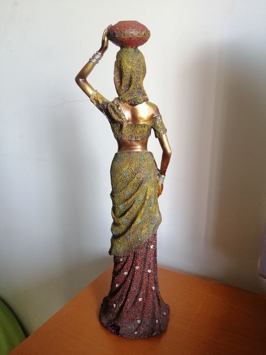Estatueta Marfinite
