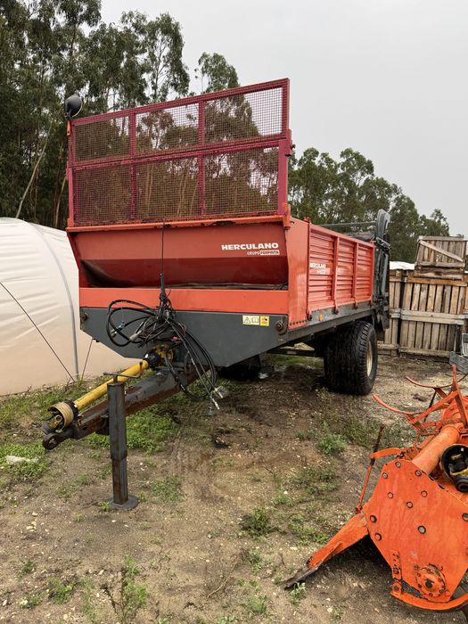 Reboque de espalhar estrume
