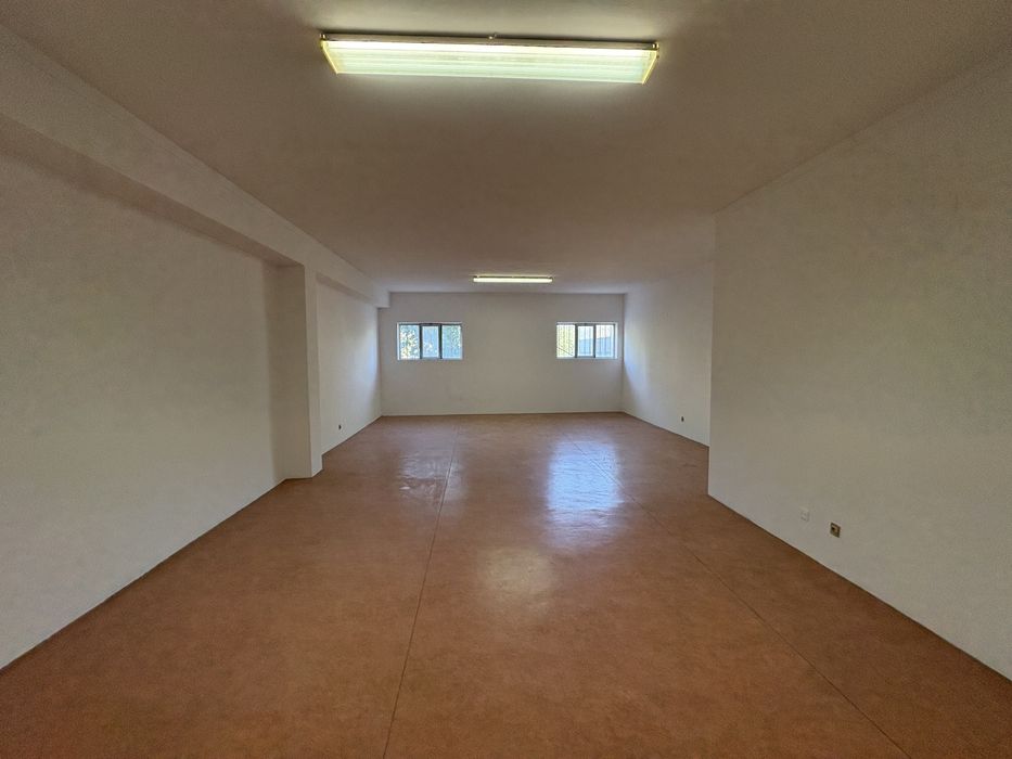 Loja para arrendar em São João da Madeira