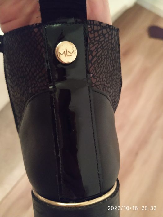 Botins MLV em pele