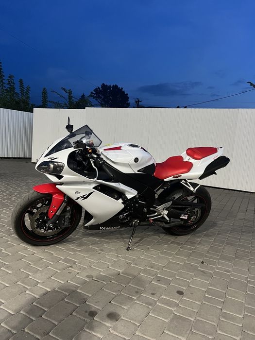 Yamaha YZF-R1 2008 рік