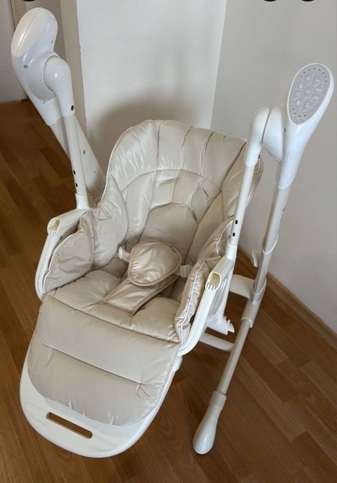 Стілець гойдалка для годування