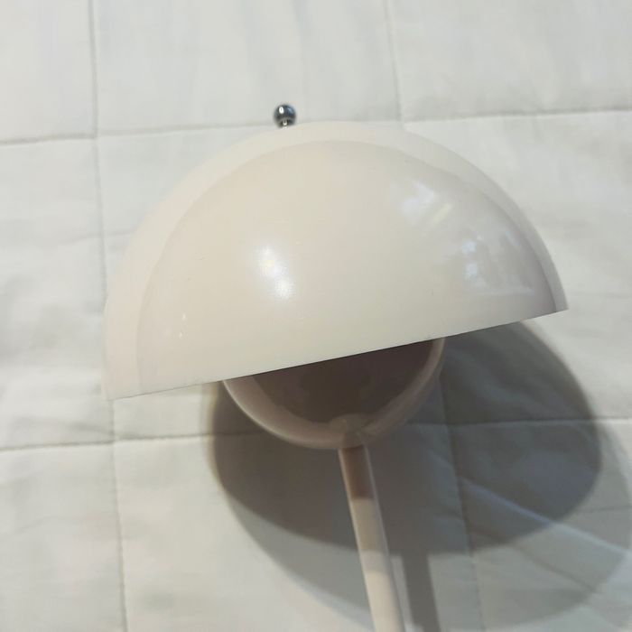 Lampka stołowa bezprzewodowa