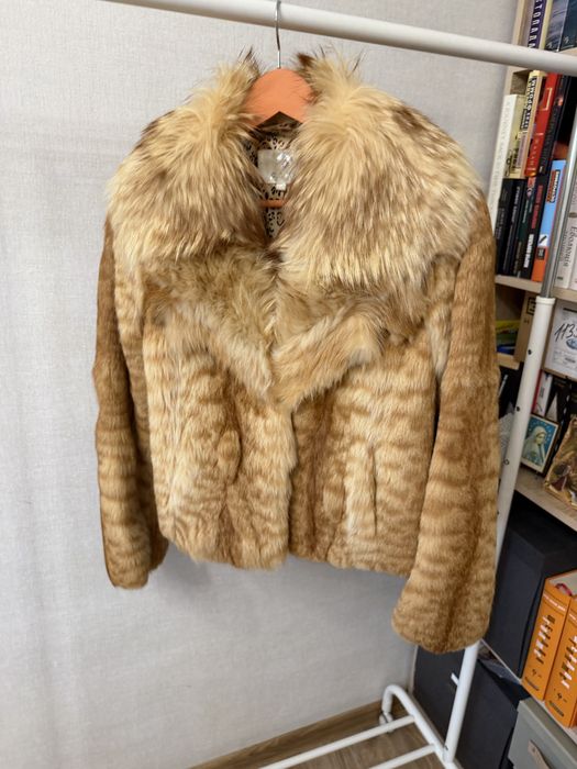 Шубка коротка з хутра комишового кота