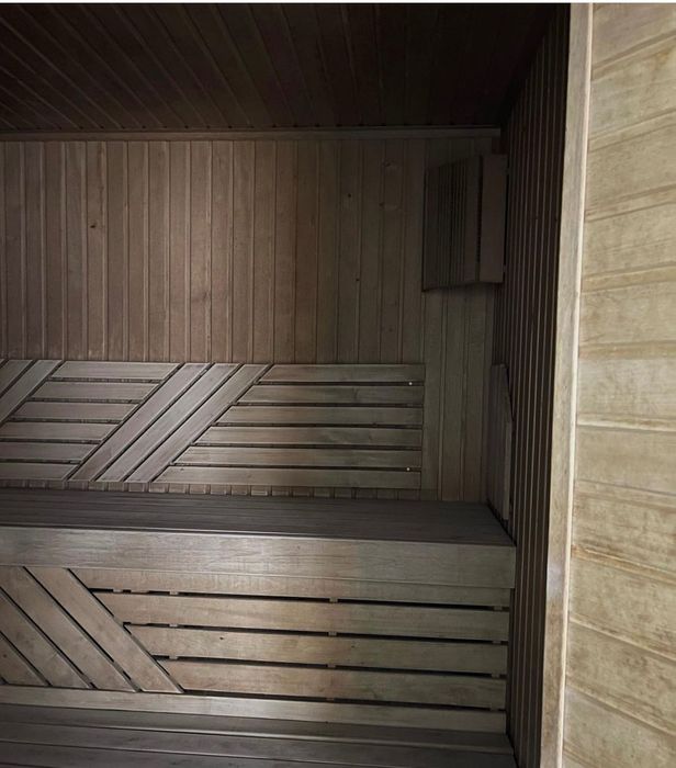 Спортивний зал або нерухомість під будинок.