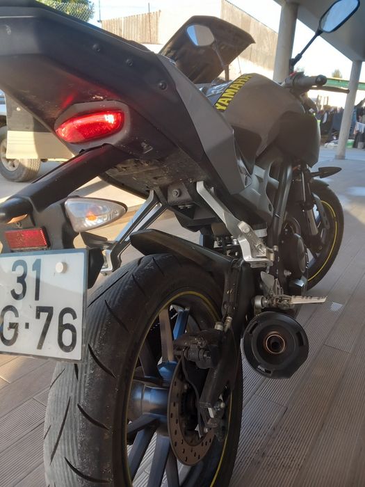 Yamaha mt 125.       .