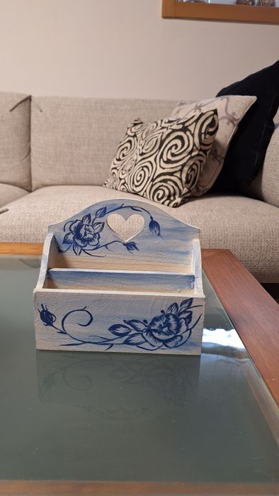 Caixa madeira pintada à mão