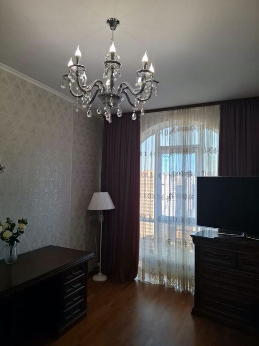 Продається КВАРТІРА з ПАРКІНГОМ в Одесі, від власніка . 19 Перлина