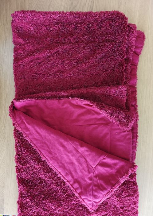 Manta felpuda cereja