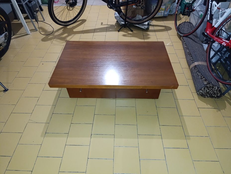 Mesa centro de sala em cerejeira