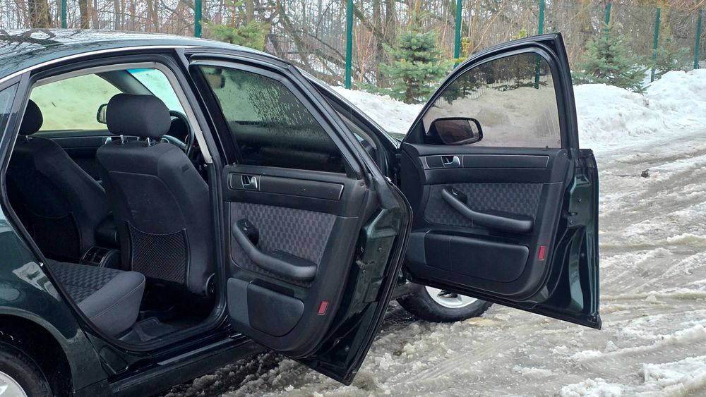 Audi A6 2003року 2.5дизель Автомат в дуже гарному стані
