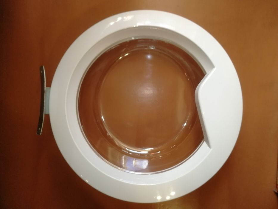 Люк, душевой бокс на стиральную машину INDESIT.