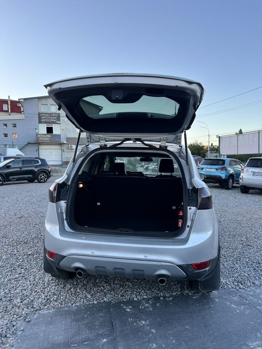 Оренда Ford Kuga кроссовер Аренда авто 2.0 дизель