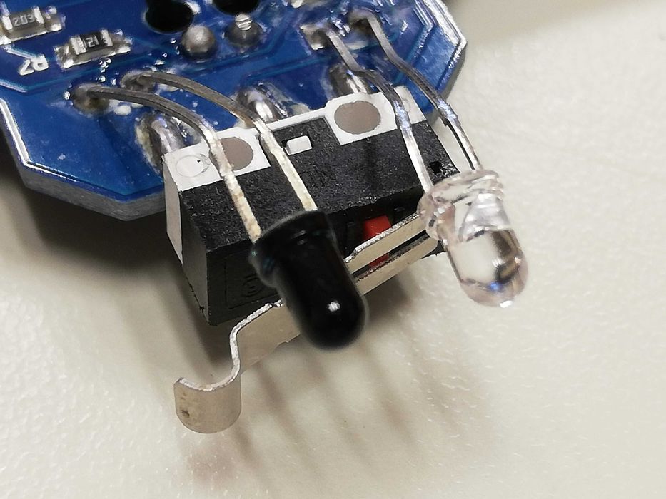 Line-following and obstacle-detection module for robots64862893007362122