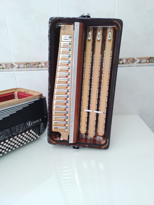 Acordeon/Acordeão   Crucianelli Super King   3+3  nos bxs