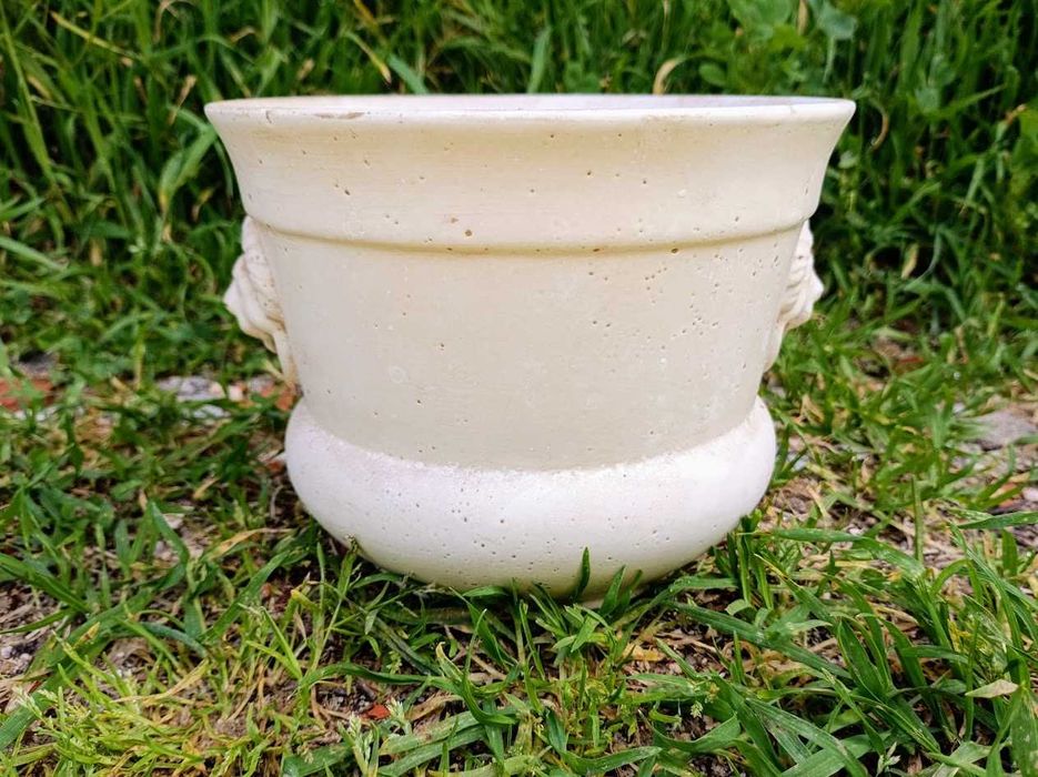 Vaso floreira pedra leão em faiança