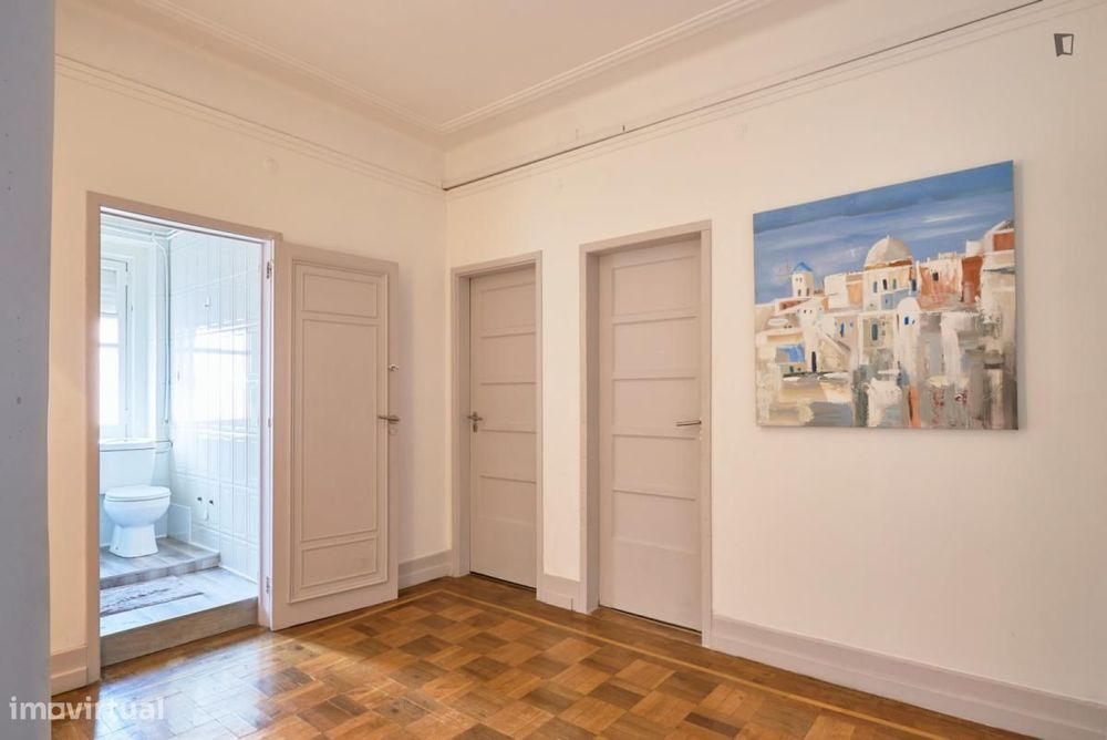 Quarto - localizado em Marquês de Pombal Lisbon