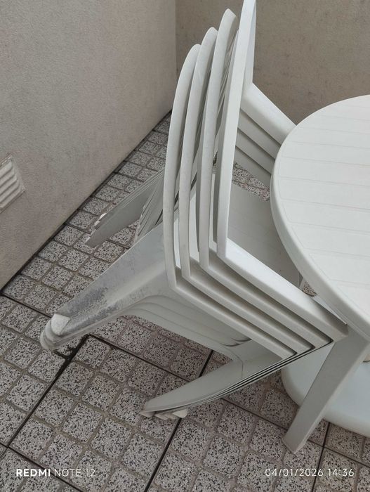 Mesa Terraço com Chapéu e Cadeiras