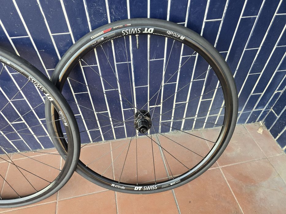 Par de rodas de disco dt swiss com pneus