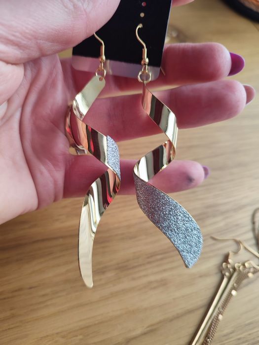 Zestaw nowej biżuterii