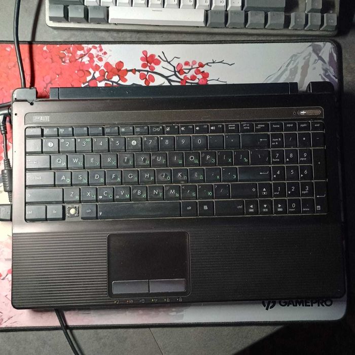 Продам нижнюю часть с ноутбука  Asus K 53 T.