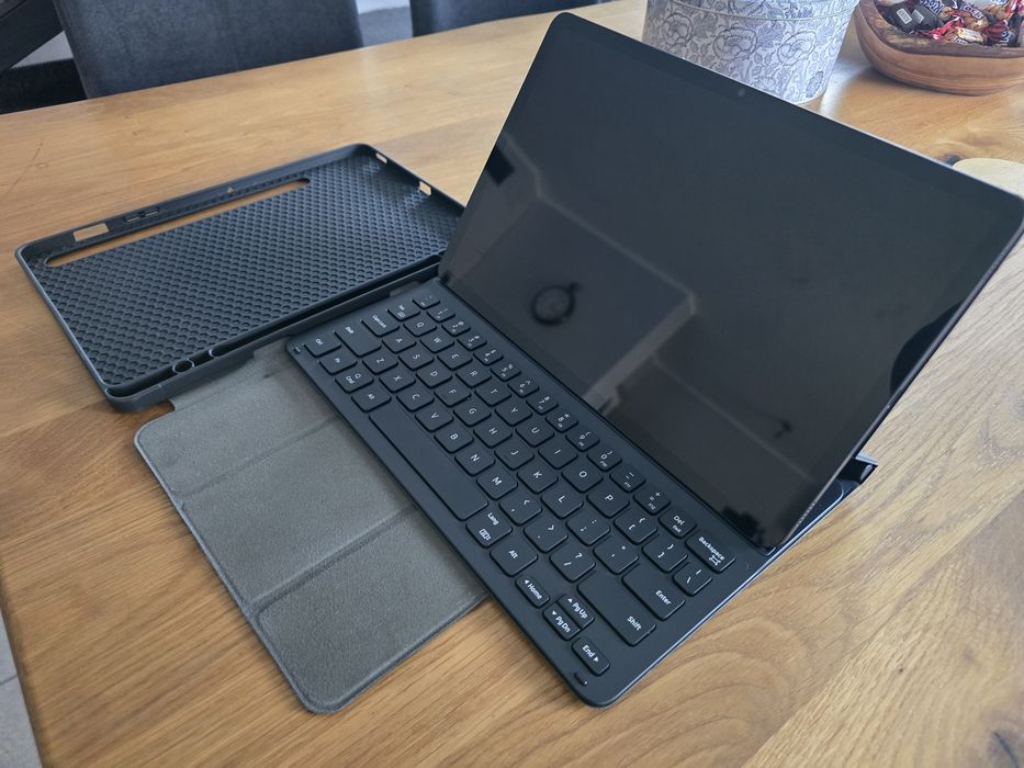 Samsung TAB S8 zestaw z klawiaturą i rysikiem