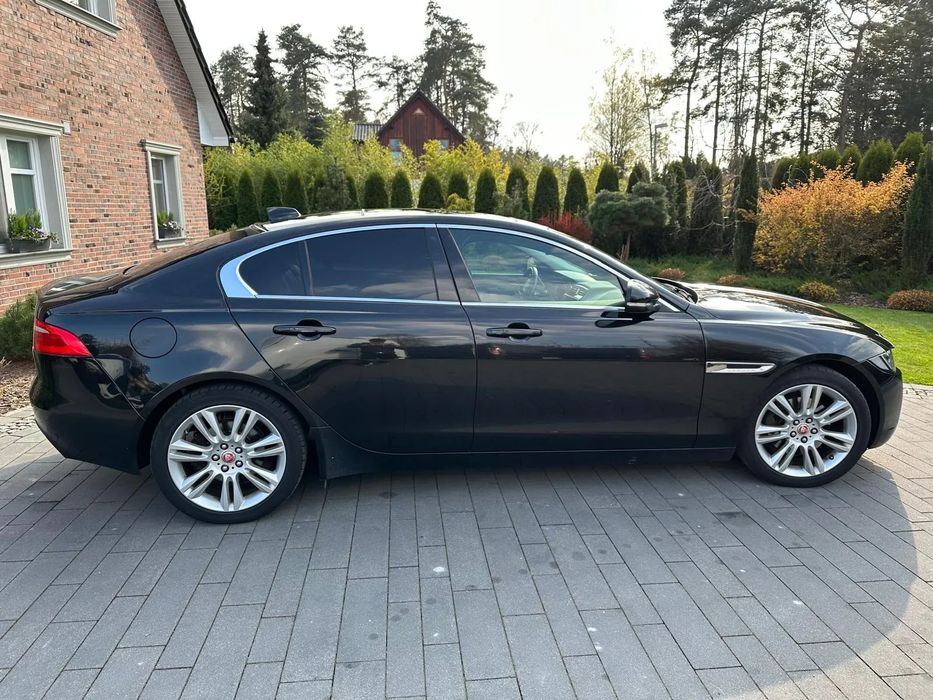 Jaguar XE