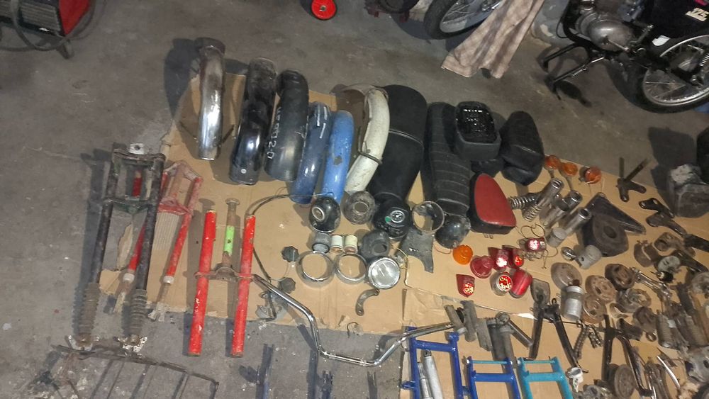 Części WSK 125. SHL. MZ .Simson.jawka  Komar Romet  motorynka. Kó