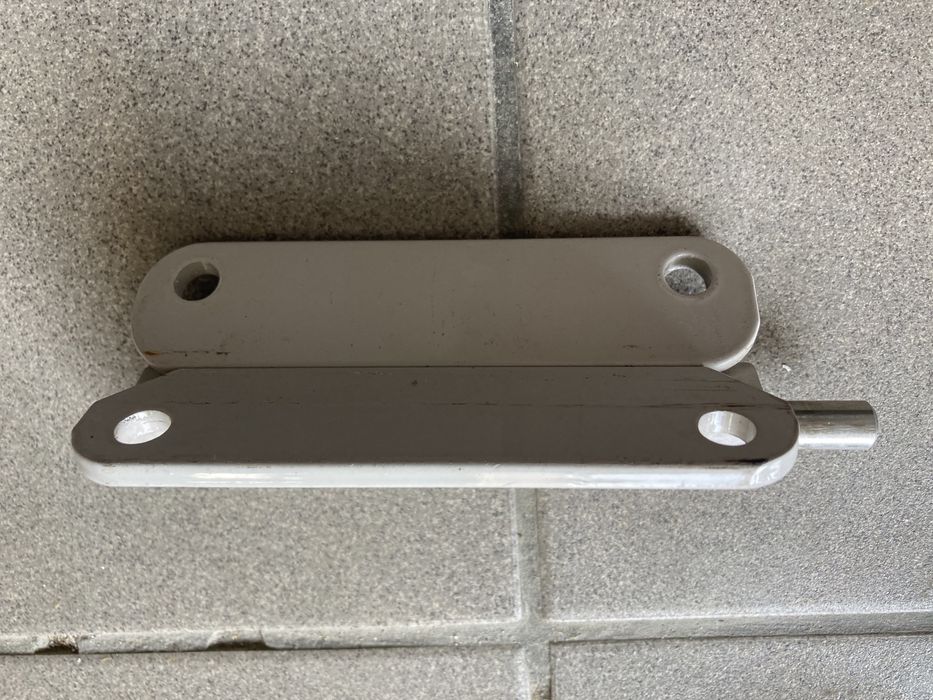 Zawias do płyt HPL i meblowych KEMMLIT