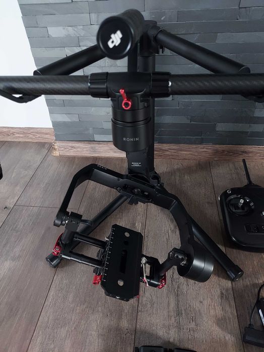 dji ronin m . profesionalny  stabilizator obrazu