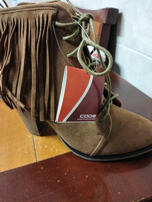 Botins de camurça - Code