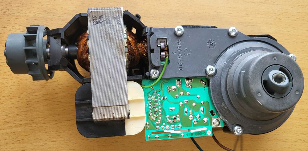 Silnik Bosch ProfiMixx 44 (MUM4) – 500W | cztery prędkości, reduktor