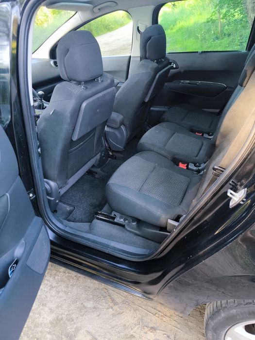Peugeot 5008 2.0hdi 150km , manual 6 biegów .