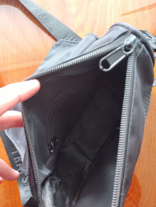 Сумка TRAPSTAR б/у 250 гривен