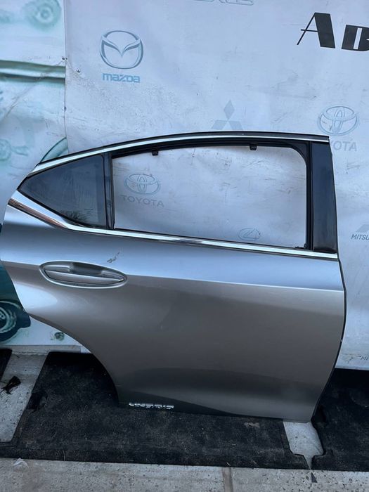 Lexus ES 2019-2026 дверь двери двері взборі задні праві