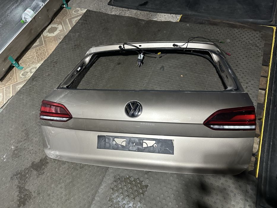 Двері задні Touareg 3. CR Туарег