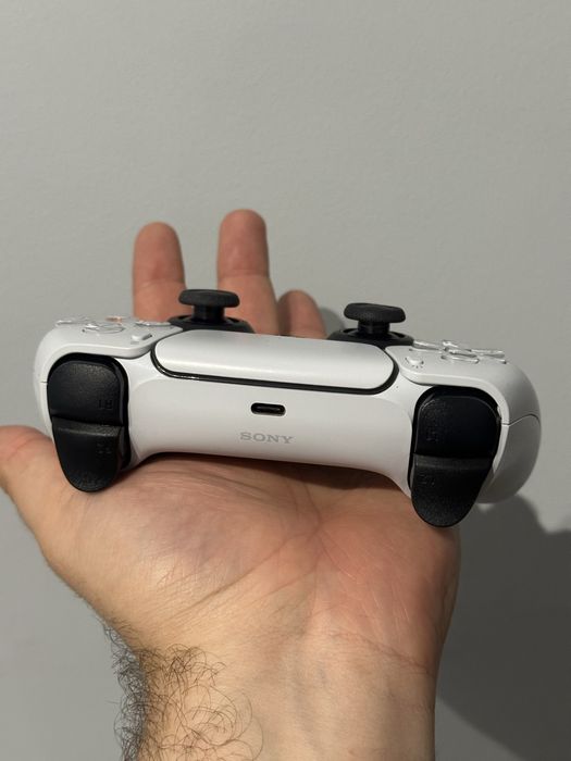 Pad PS5 Biały stan bardzo dobry