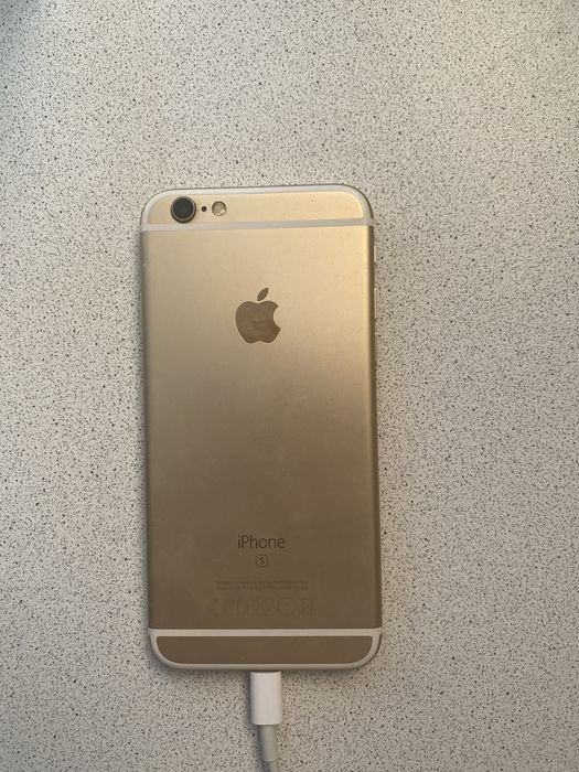 Iphone 6s, повністю робочий,заряджається,  потребує тільки заміну дісплея, 64г, чехол в подарунок!